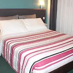 Hotel Yasha