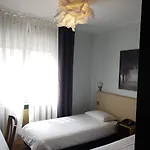 Yasha Hotel
