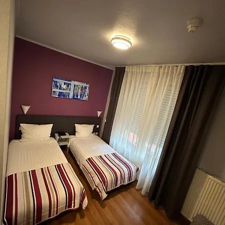 Yasha 3* Luxemburgo