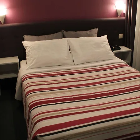 Hotel Yasha 3*