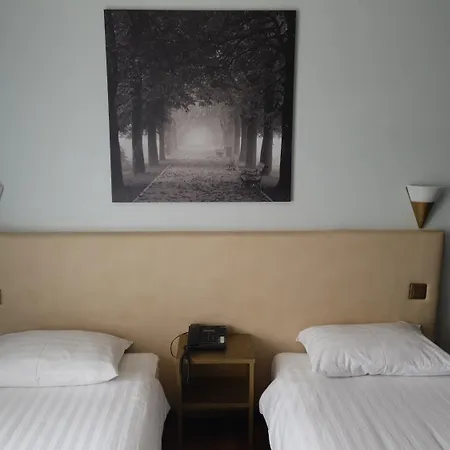Hotel Yasha 3*