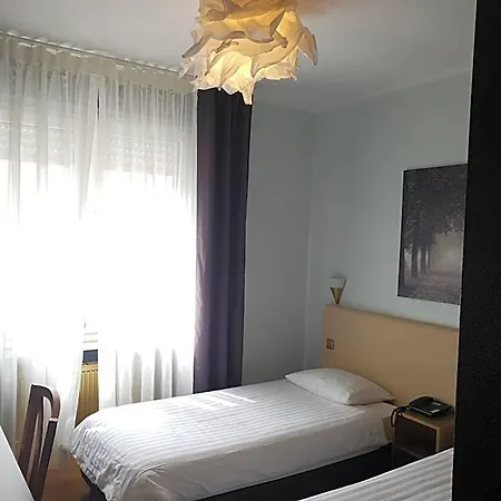 Hotel Yasha