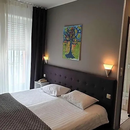 Szálloda Yasha 3*
