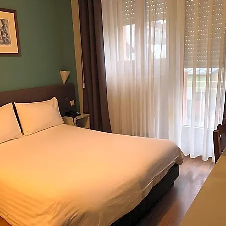 Hotel Yasha 3*