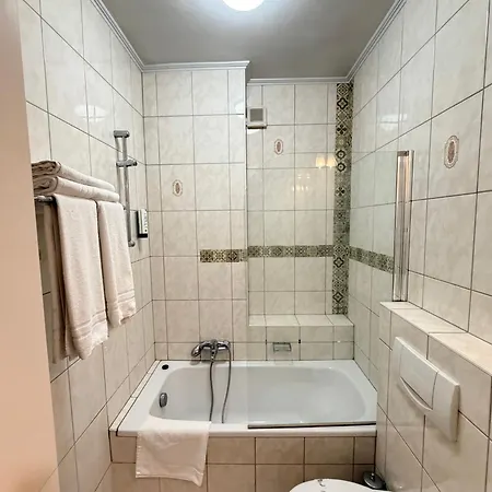 Hotel Yasha