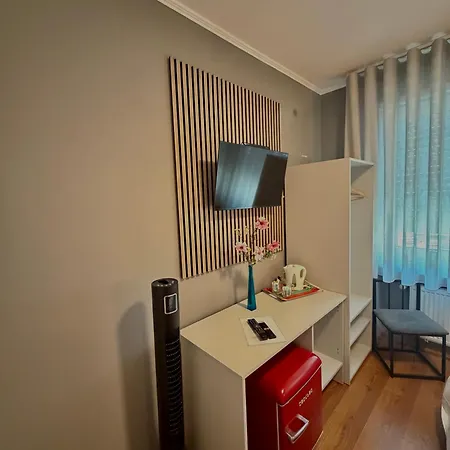 Yasha Hotel
