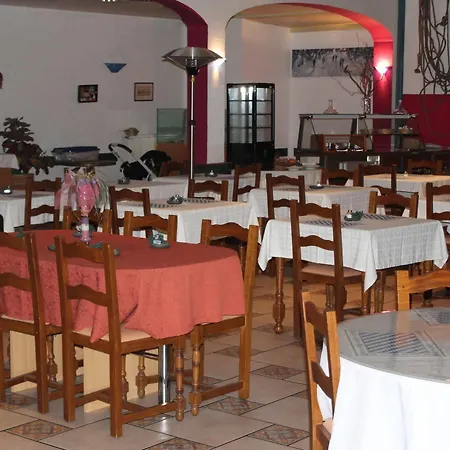 Yasha Hotel 3*